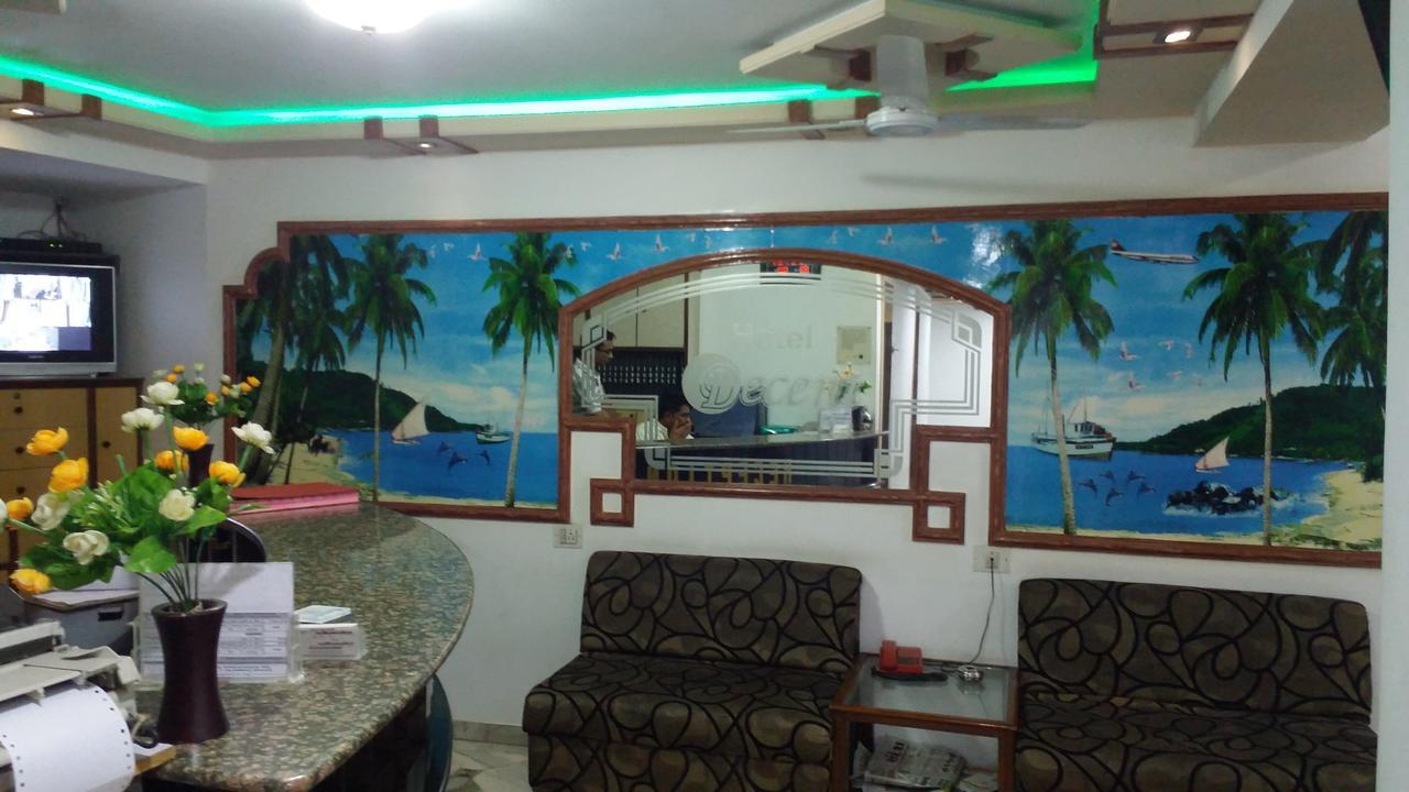 Hotel Decent สุรัต ภายนอก รูปภาพ