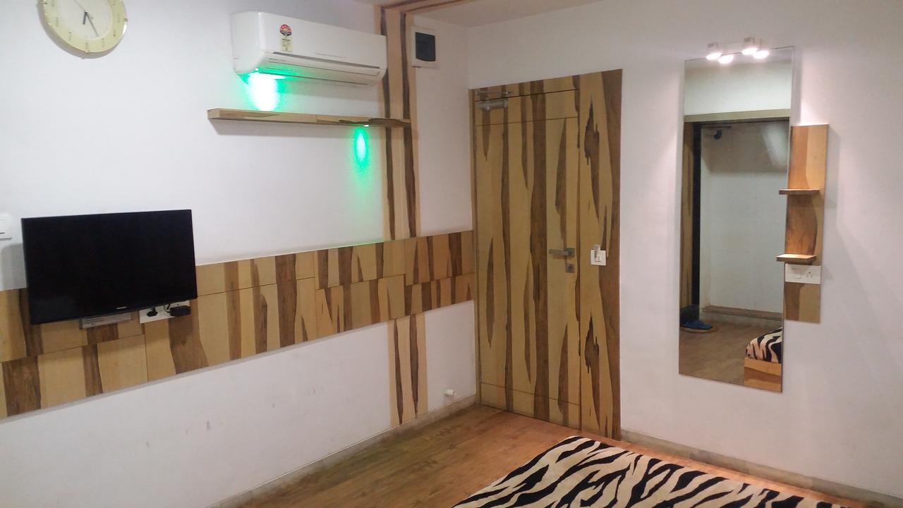 Hotel Decent สุรัต ภายนอก รูปภาพ